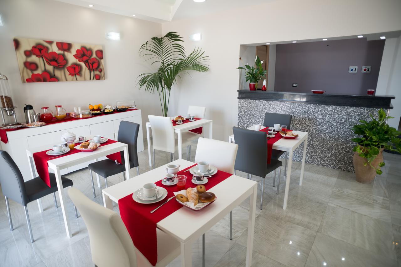 Bed and Breakfast Riva Del Sol Санта-Тереза-ди-Рива Экстерьер фото
